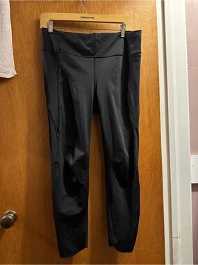 Athleta Velocity Stash Pocket 7/8 Tights size M